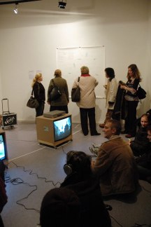 Ausstellung 2007 | KREDIT #1-2 // kettenfilme und andere kooperationen // | arttransponder Berlin